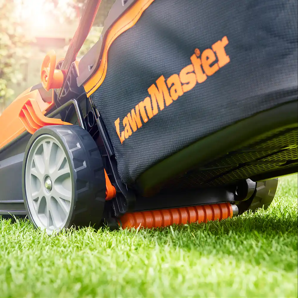 LawnMaster 34cm Blade for LawnMaster 1400W 34cm Electric Lawn Mower - Image 5