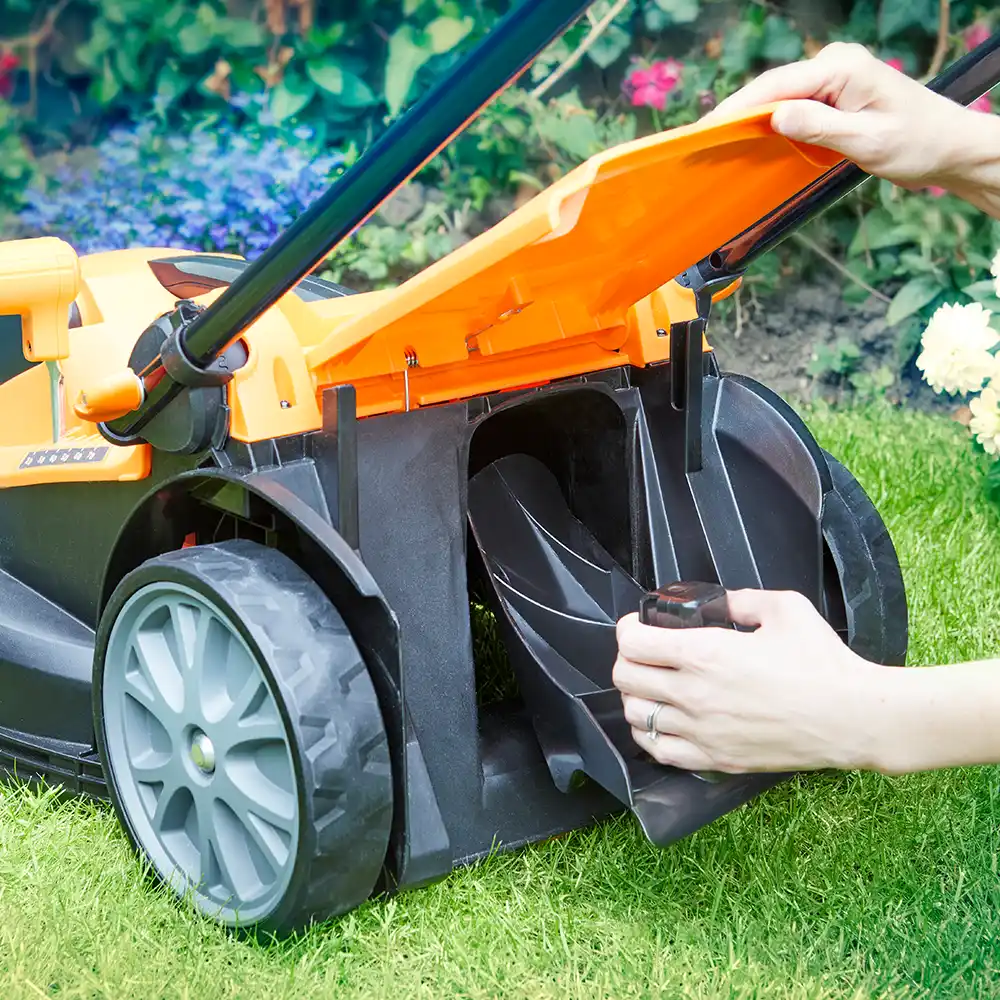 LawnMaster 37cm Blade for 24V 37cm Lawn Mower (CLMF2437G) - Image 5