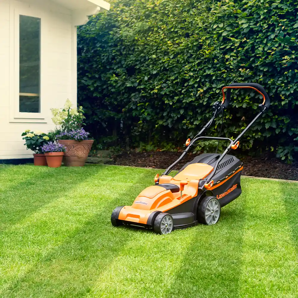 LawnMaster 37cm Blade for LawnMaster 1600W 37cm Electric Lawn Mower - Image 4