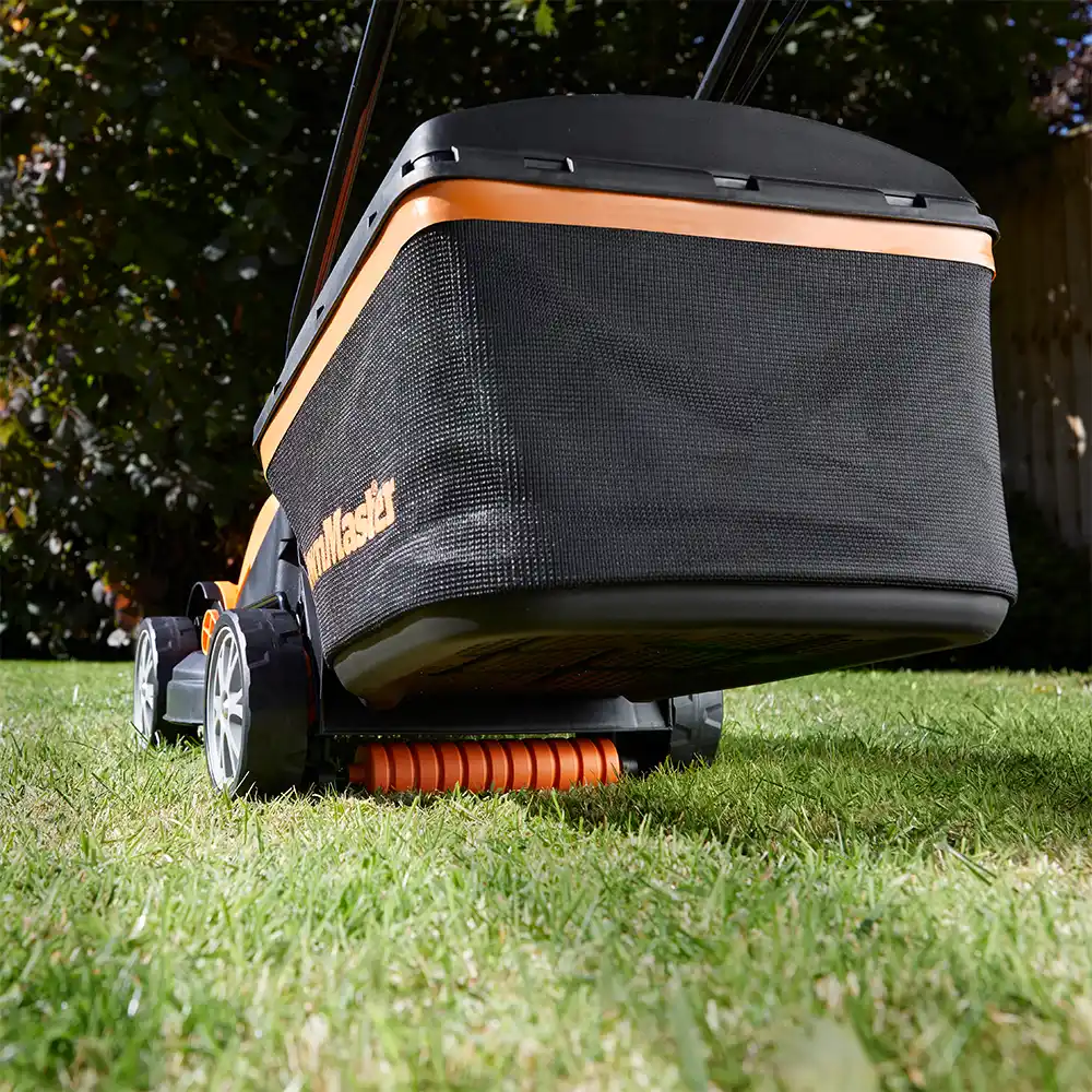 LawnMaster 1200W 32cm | Electric Lawn Mower - Image 5