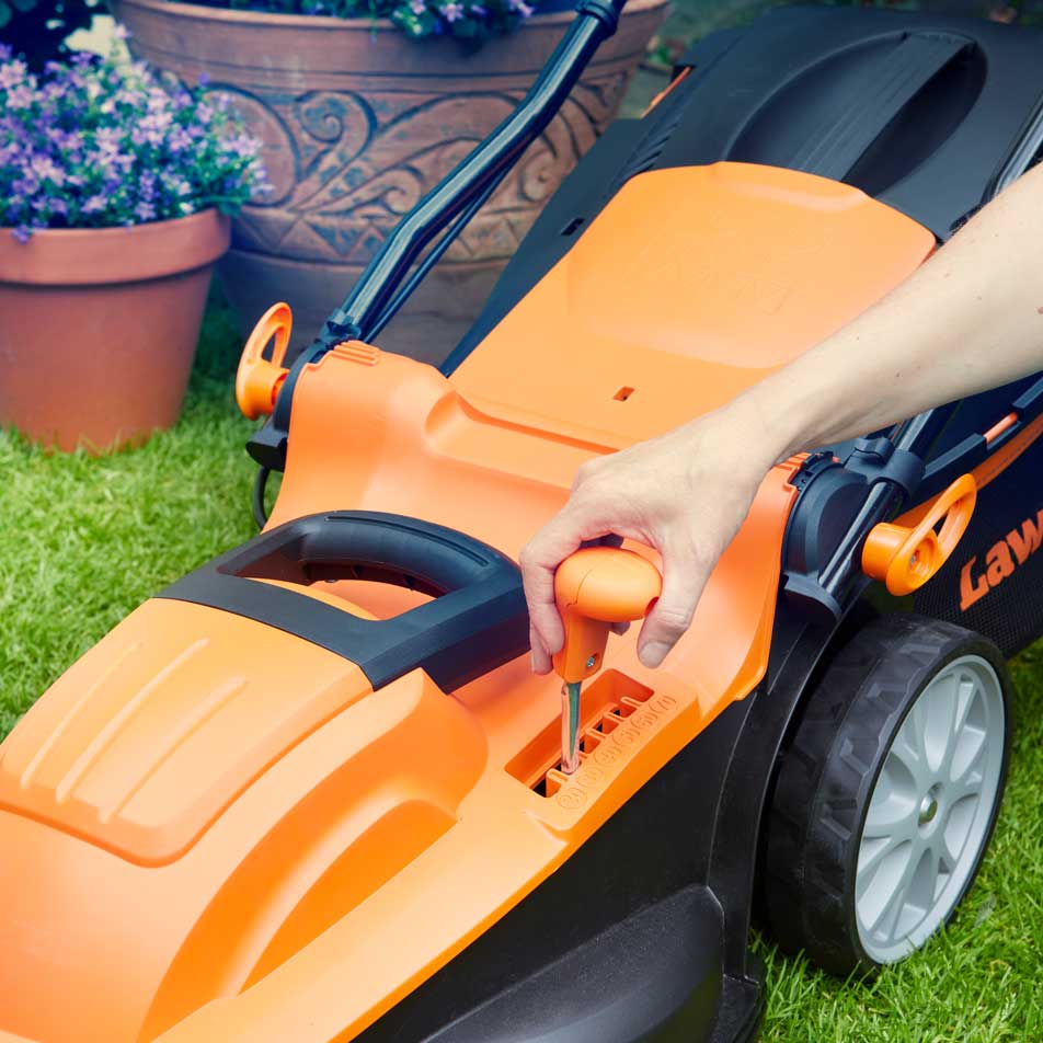 LawnMaster 1600W 37cm | Electric Lawn Mower - Image 3