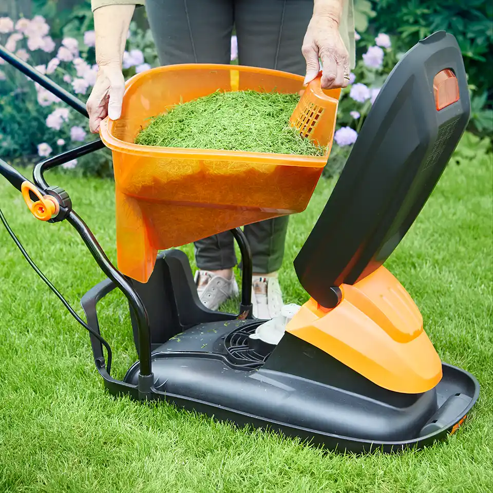 LawnMaster 1700W 33cm | Electric Hover Mower Collect with 25cm Grass Trimmer Set - Image 4
