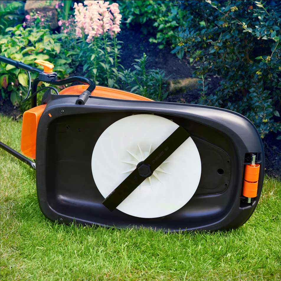 LawnMaster 1700W 33cm | Hover Mower Collect - Image 8
