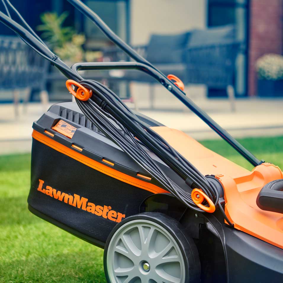 LawnMaster 1800W 40cm | Electric Lawn Mower - Image 3