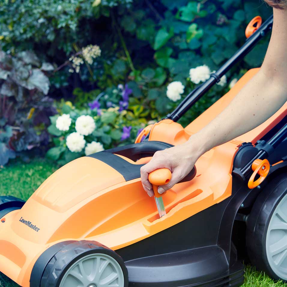 LawnMaster 1800W 40cm | Electric Lawn Mower - Image 5
