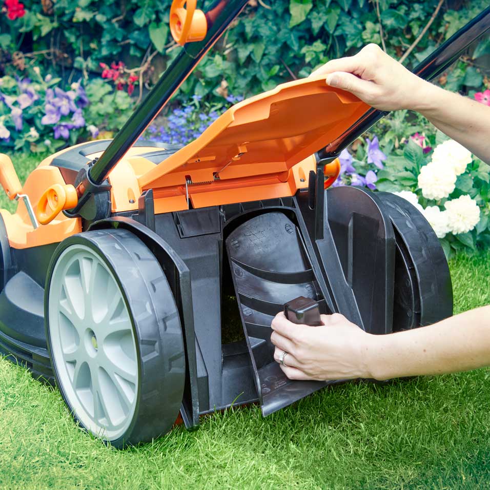 LawnMaster 1800W 40cm | Electric Lawn Mower - Image 6