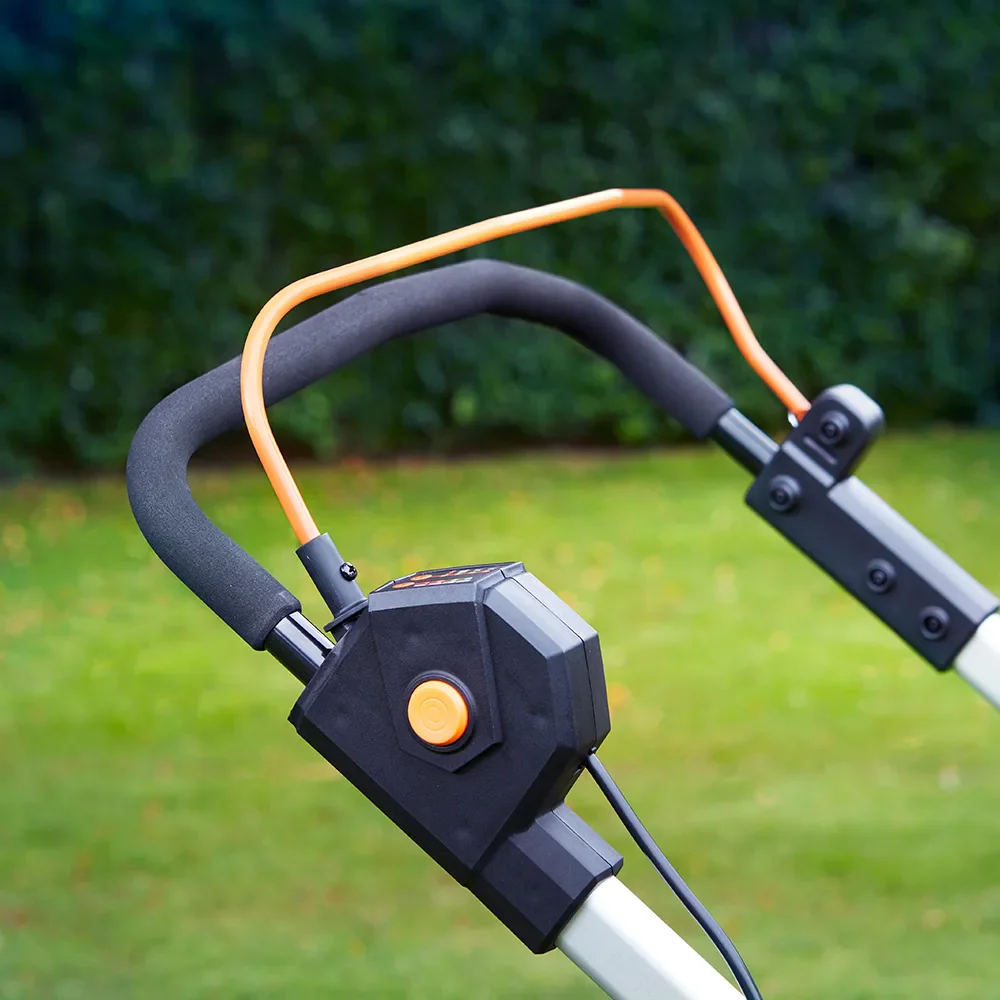LawnMaster 48V 46cm | Cordless Lawn Mower with Spare Batteries - Image 7