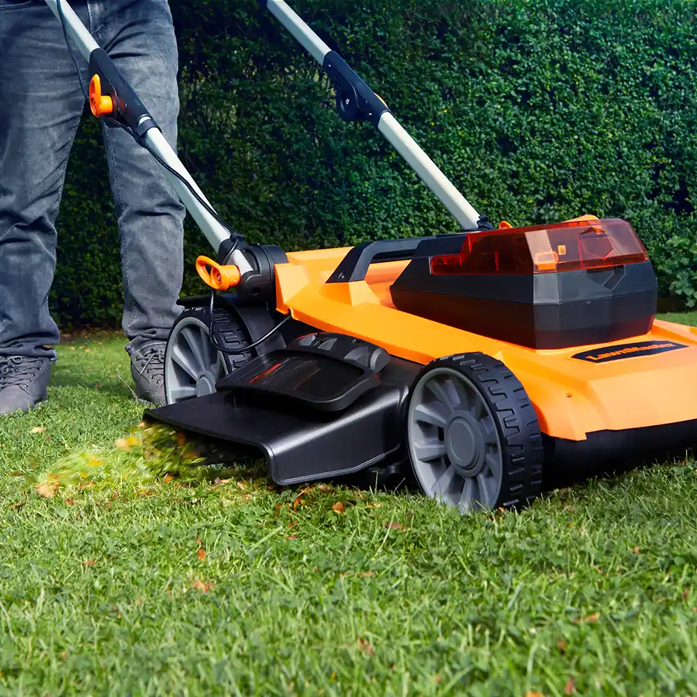LawnMaster 48V 46cm | Cordless Lawn Mower with Spare Batteries - Image 10