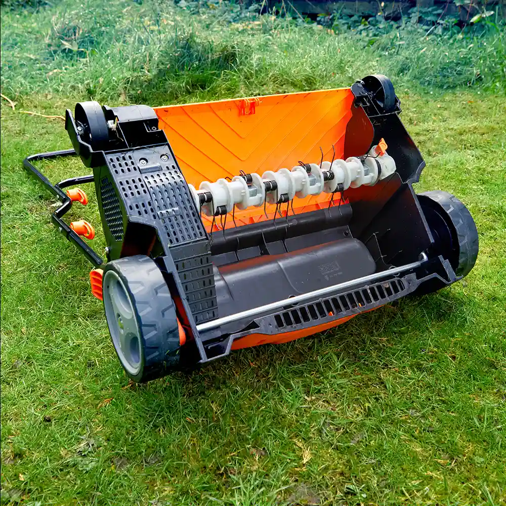 LawnMaster 1350W 33cm | Lawn Scarifier and Rake - Image 10