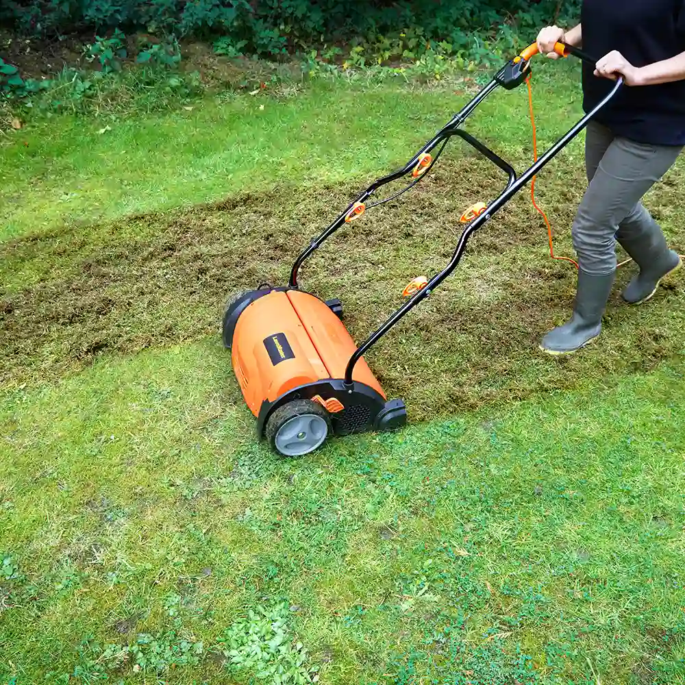 LawnMaster 1350W 33cm | Lawn Scarifier and Rake - Image 5