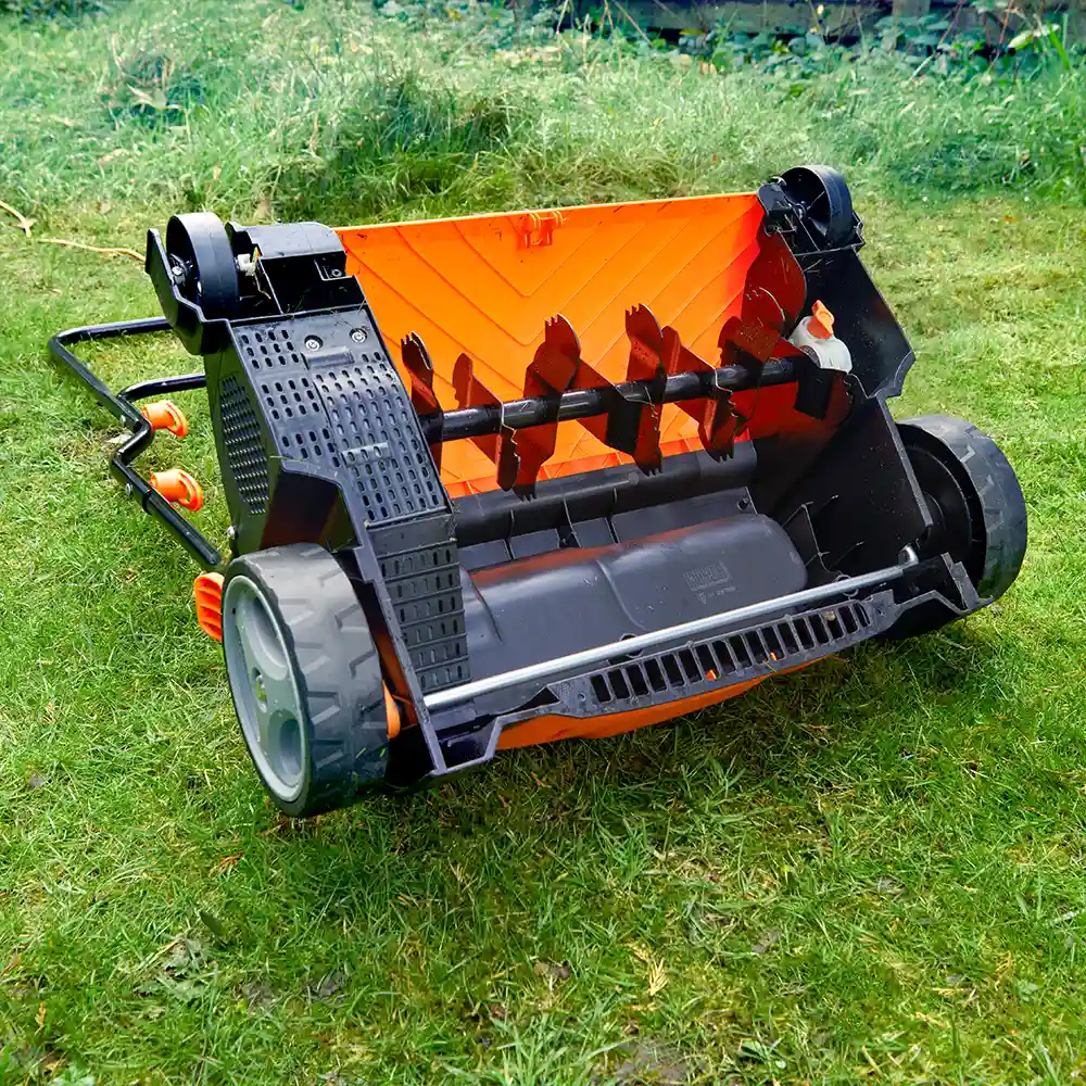 LawnMaster 1350W 33cm | Lawn Scarifier and Rake - Image 9