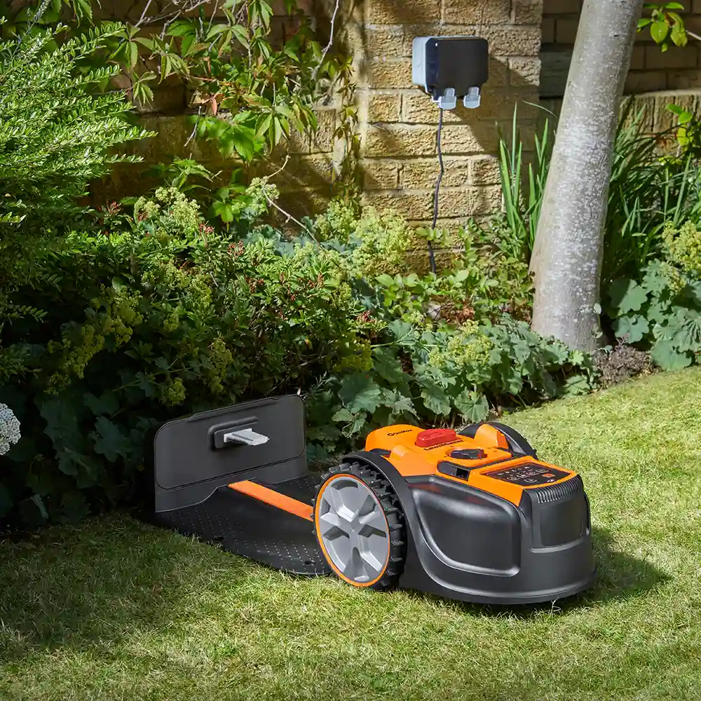 LawnMaster OcuMow® AMB16-400 | Auto Charging Vision Robot Lawn Mower - Image 4
