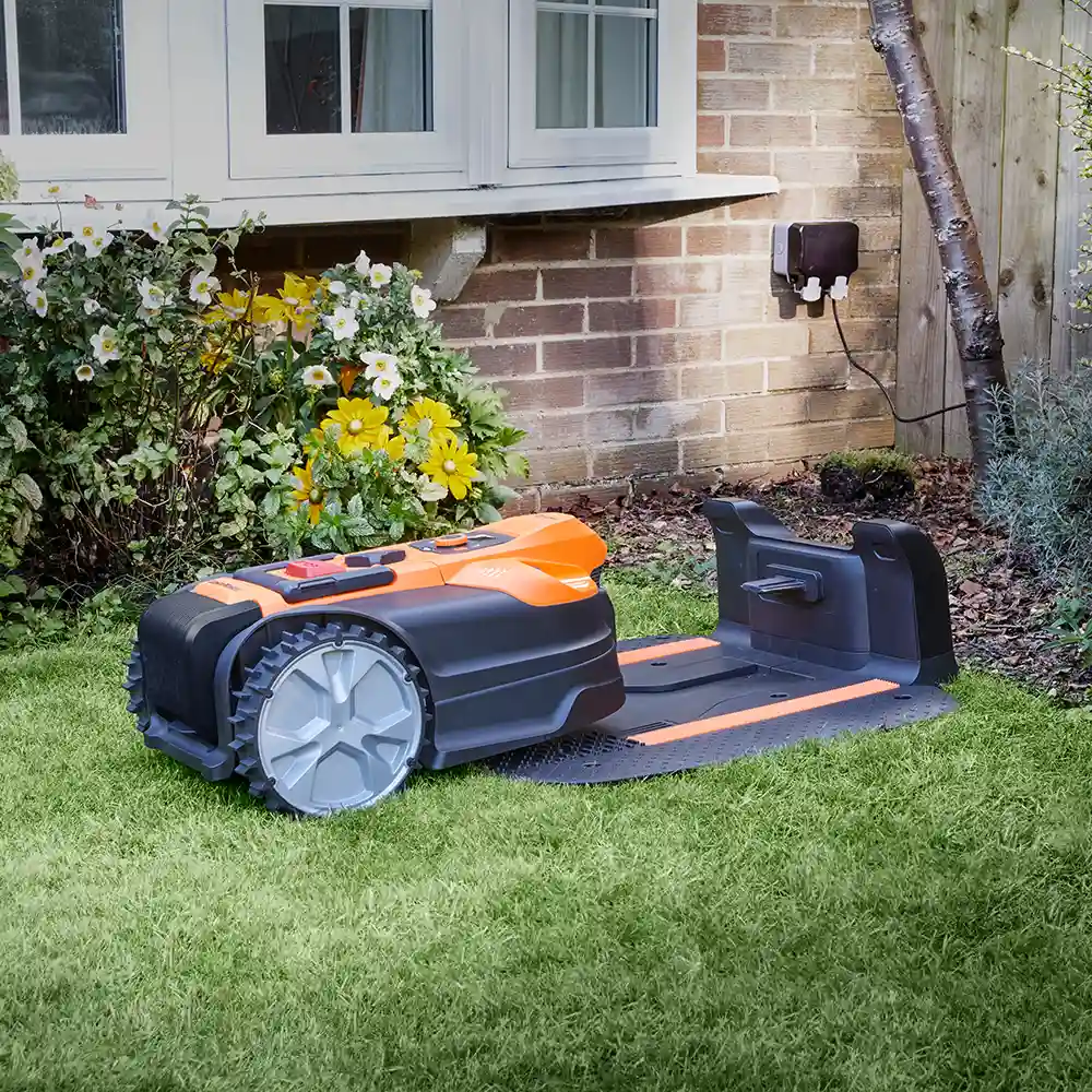 LawnMaster OcuMow® 18 MX 24V | Auto Charging Vision Robotic Lawnmower - Image 4