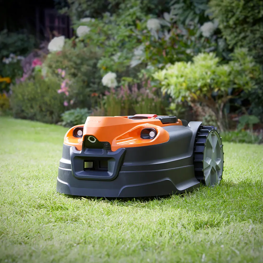 LawnMaster OcuMow® 18 MX 24V | Auto Charging Vision Robotic Lawnmower - Image 6