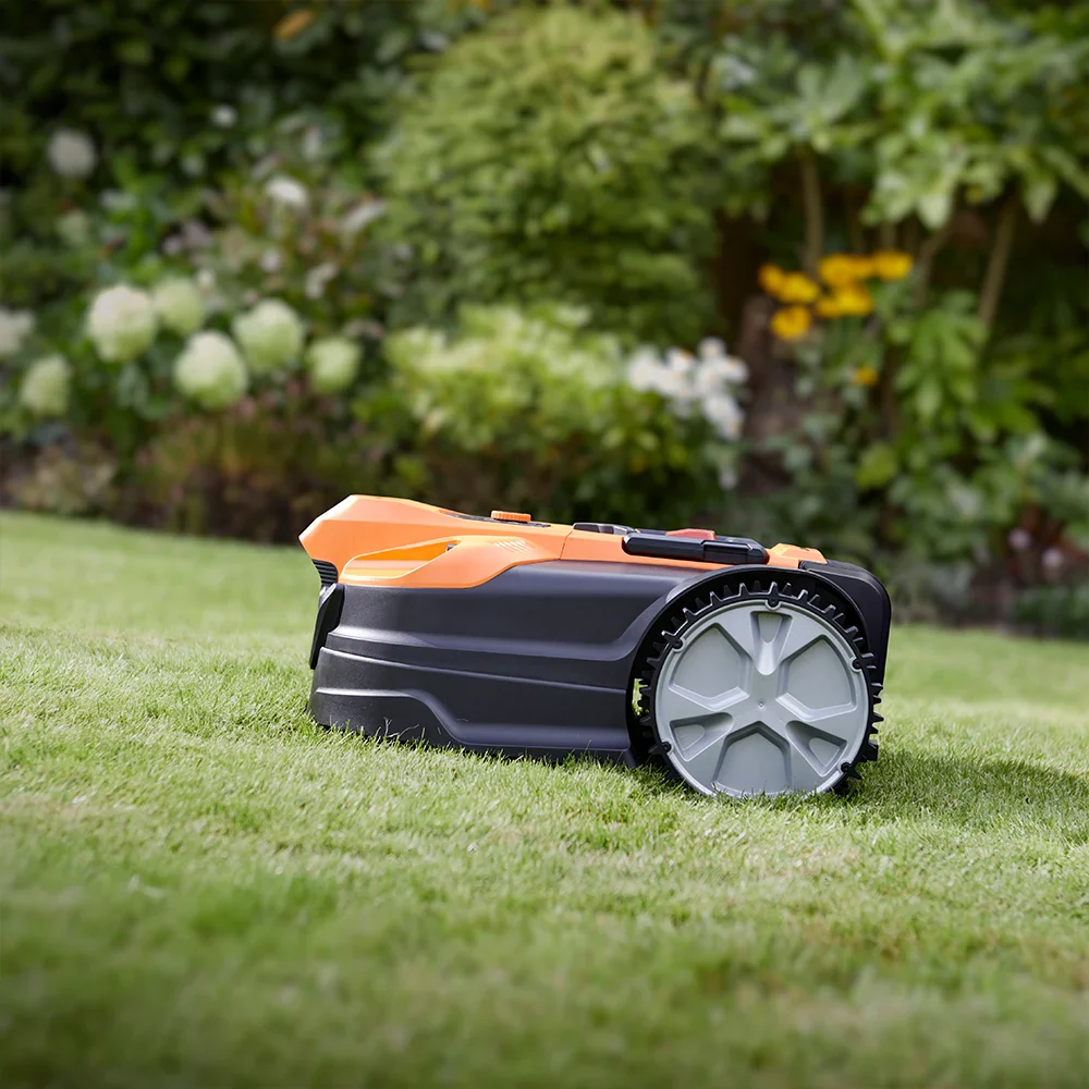 LawnMaster OcuMow® 18 MX 24V | Auto Charging Vision Robotic Lawnmower - Image 7