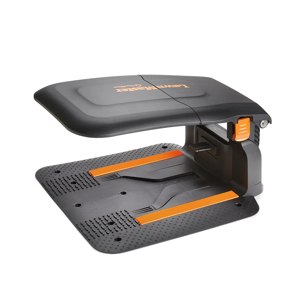 LawnMaster Charging Station Shelter for OcuMow® 18 - Image 4