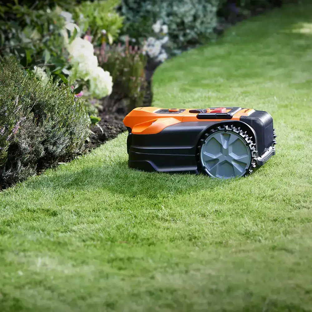 LawnMaster OcuMow® 18 MX 24V | Auto Charging Vision Robotic Lawnmower with App - Image 4